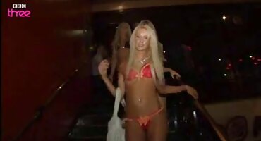 గై ఒక తీపి పతిత ద్వారా మంచం మీద తెలుగు స్క్స్ వీడియోస్ బొమ్మలు