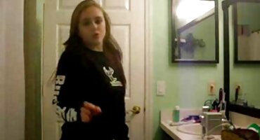 లెస్బియన్స్ ఫక్ ఒక దీర్ఘ పురుషాంగము వంటి పరికరము మరియు నాకు ప్రతి ఇతర వీడియో సెక్స్ వీడియోస్