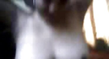 గార్జియస్ అందగత్తె ఆంటీలు సెక్స్ వీడియోస్ కెమెరా ముందు ఆమె మనోజ్ఞతను ఆఫ్ చూపిస్తుంది