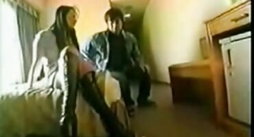 గడ్డంతో ఉన్న పొరుగు ఒక తెలుగు వీడియో సెక్స్ వీడియోస్ ధృఢనిర్మాణంగల పిస్టన్ మీద ఒక యువతి యొక్క పూకు లాగుతుంది