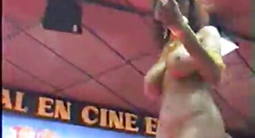 అమ్మాయి తన గాడిద వణుకు మరియు కాక్ కోసం ఆమె హుడ్ తెలుగు సెక్స్ వీడియోస్ తెలుగు భర్తీ