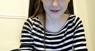 వివాహిత ఒక తెలుగు తెలుగు సెక్స్ వీడియోస్ సన్నని అమ్మాయి యొక్క జుట్టుతో పూకు నోరు కట్టుకుని