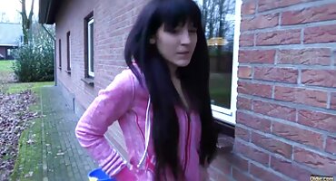 ఎరుపు బొచ్చు సెక్స్ తెలుగు సెక్స్ వీడియోస్ అమ్మాయి ఫక్స్ పట్టిక మరియు సంతోషంగా వీర్య ధ్రవమ్ చ ల్ల డమ్ మింగుట