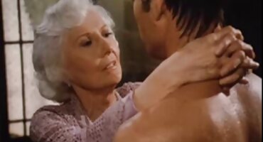 రెండు పూల్ telugu సెక్స్ వీడియోస్ సైడ్ టీన్స్ గ్రిల్లింగ్ రెండు నల్లటి జుట్టు గల స్త్రీని కాక్స్