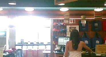 బ్రా వీడియో సెక్స్ వీడియోస్ లో ఉన్న యువతి సవతి తండ్రి లొంగిపోయింది