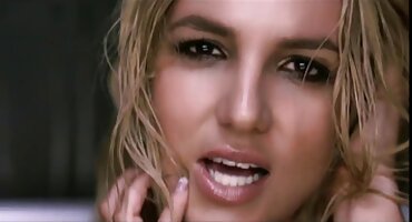 గై సంతోషకరమైన సందర్భంగా పొరుగు ఇబ్బంది తెలుగు సెక్స్ వీడియోస్ కం పెట్టాడు