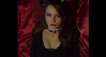 నల్లటి జుట్టు గల స్త్రీని gives a సెక్స్ తెలుగు వీడియోస్ deep blowjob, ఒక కొవ్వు మనిషి ఒక చిన్న మొడ్డ