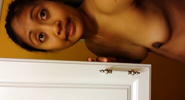 పుస్సీ లో ఒక వేడి నోటితో మొడ్ఢ చీకడం తర్వాత యోని లో ఇబ్బంది సెక్స్ వీడియోస్ తెలుగు పెట్టాడు