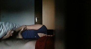 బస్టీ తిరుగుబోతు ఆమె ప్రేమికుడు తో ఉద్వేగభరితమైన సెక్స్ సమయంలో అరవండి కాదు కాబట్టి ఆమె నోరు కప్పి సెక్స్ వీడియోస్ సెక్స్ వీడియోస్