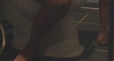 పురుషుల గుంపు ద్వారా ఇబ్బంది పెట్టాడు తెలుగు సిక్స్ వీడియో చీకటి బొచ్చు అమ్మాయి